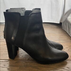 Adrienne Vittadini Black Ankle Booties
